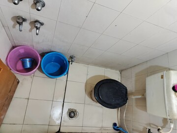 Bathroom in 1 BHK Apartment at Molarband – for Rent