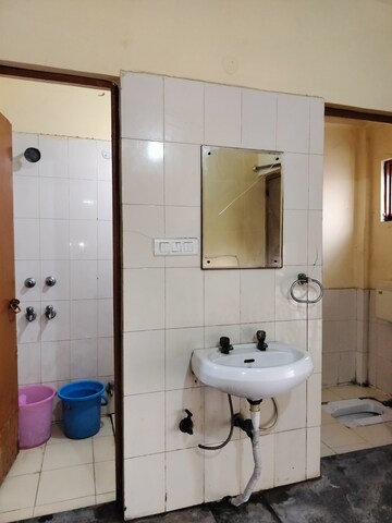 Bathroom in 1 BHK Apartment at Molarband – for Rent