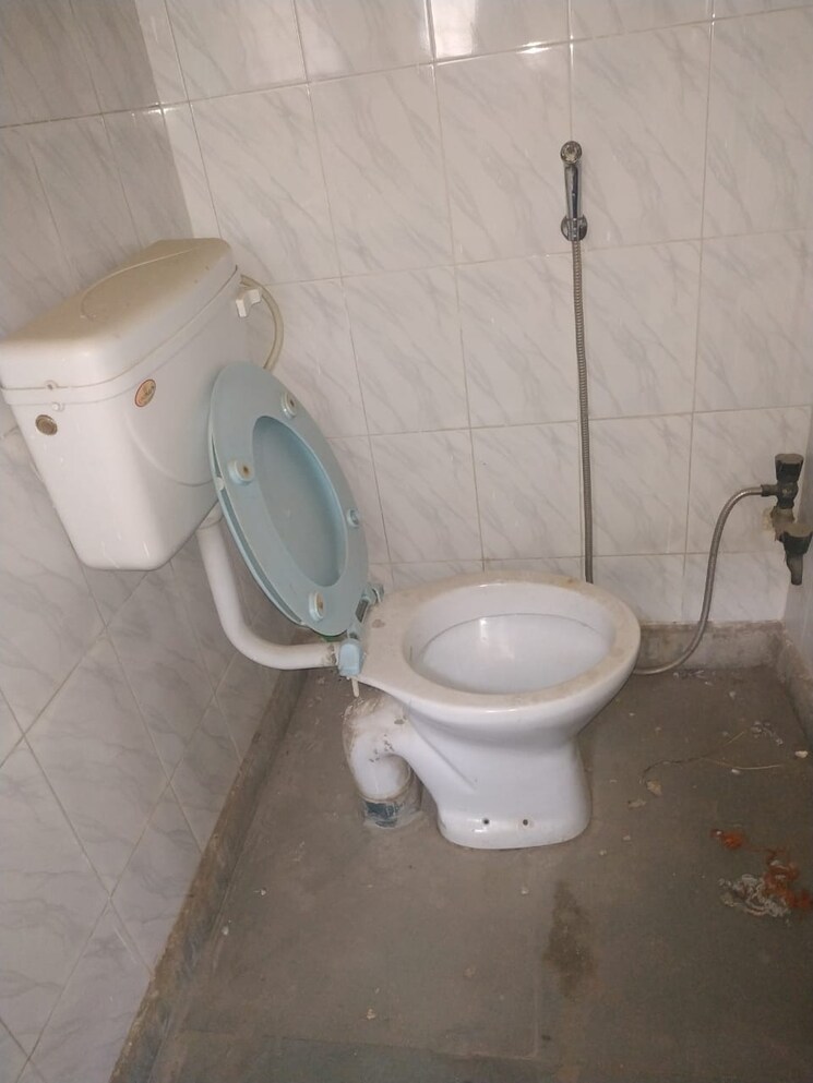 Bathroom, jasola 2 Bedroom 1000 Sq.Ft. Apartment In Jasola Delhi 8194551
