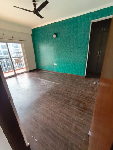 Furnished Amenities in 3 BHK Apartment at Aims Golf City, Sector 75 – for Rent