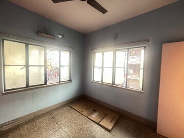 Room in 2 BHK Apartment at Tollygunge – for Sale