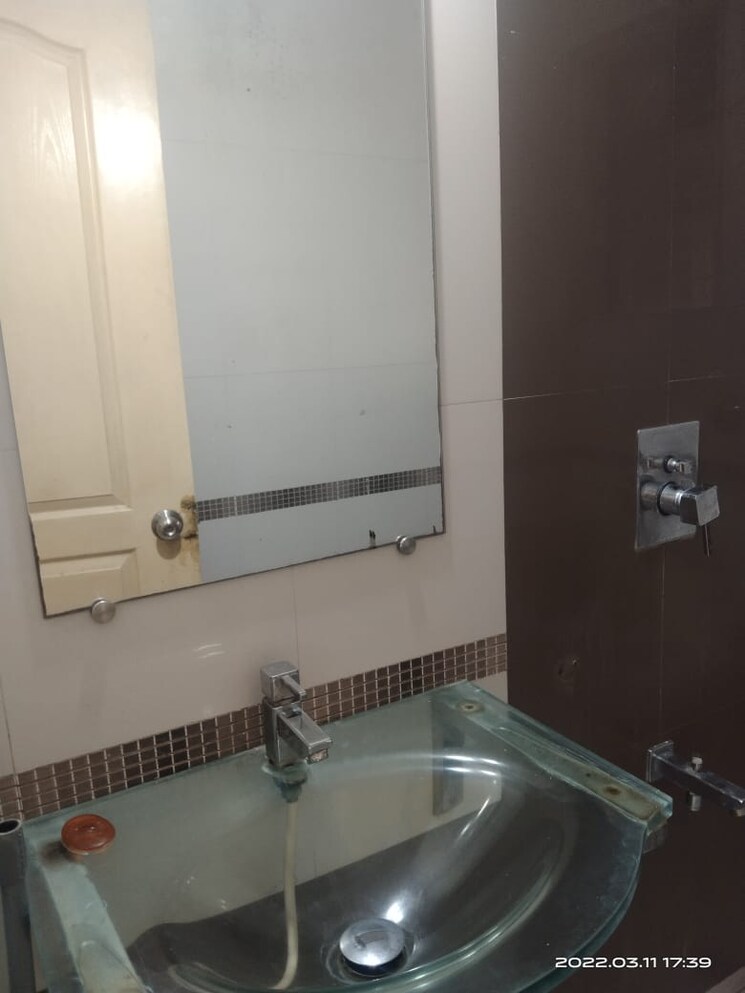 Bathroom, k-raheja-corp-maple-leaf 2 Bedroom 1150 Sq.Ft. Apartment In Powai Mumbai 8194691