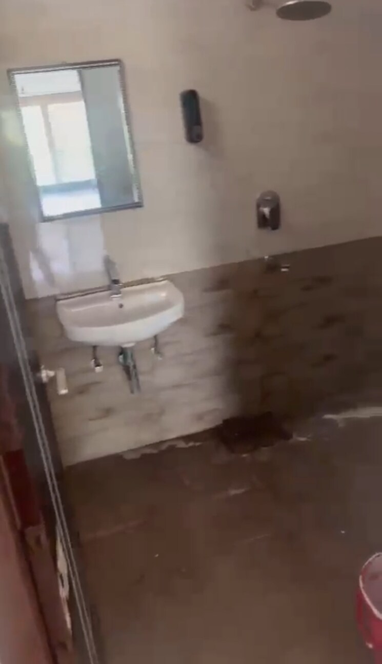 Washroom, lda colony Commercial Shop 781 Sq.Ft. In Lda Colony Lucknow 8194696