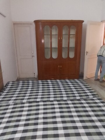 Bedroom in 3 BHK Builder Floor at Palam Vihar Residents Association, Palam Vihar – for Rent