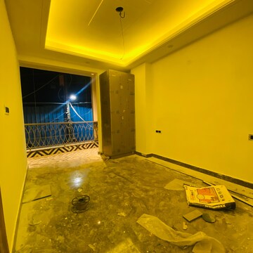Room in 3 BHK Apartment at Malviya Nagar – for Rent