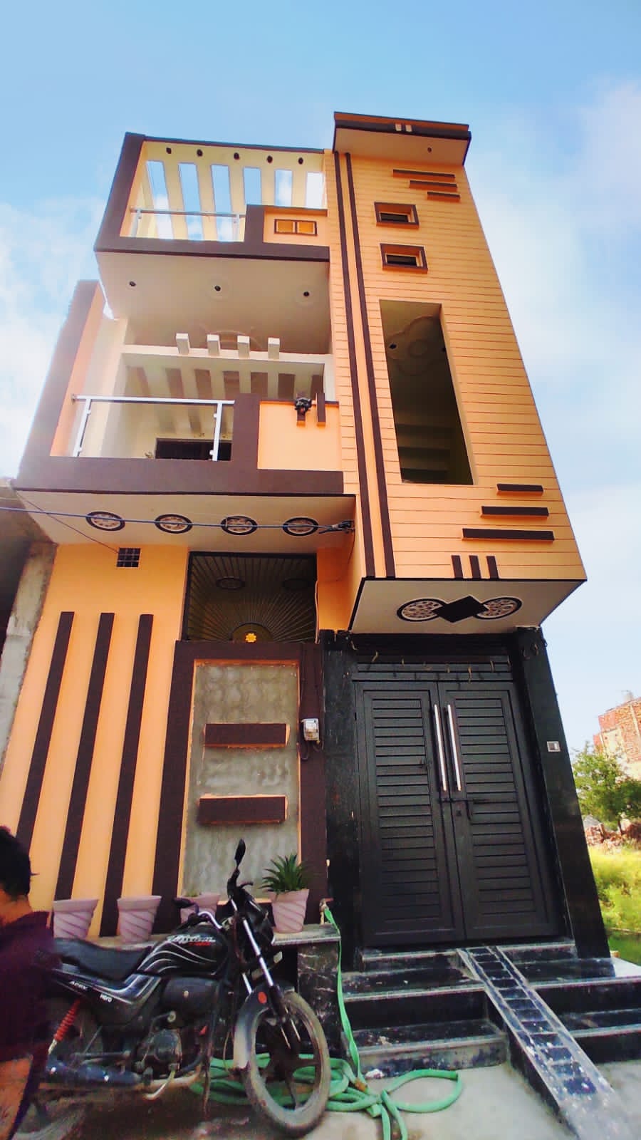 Plot For Sale in Max Balaji Defence City 3