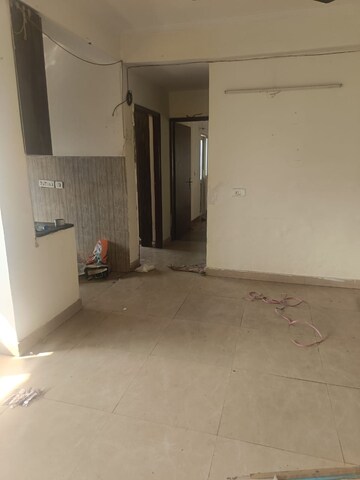 Room in 2 BHK Apartment at Amrapali Silicon City, Sector 76 – for Rent