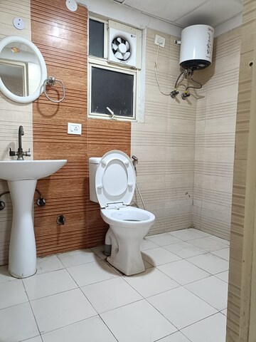 Bathroom in 3 BHK Apartment at Amrapali Silicon City, Sector 76 – for Rent