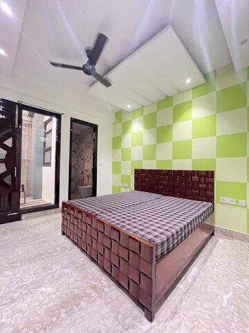 Bedroom in 3 BHK Apartment at Amrapali Silicon City, Sector 76 – for Rent