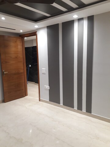 Building Lobby in 3.5 BHK Apartment at Paschim Vihar – for Rent
