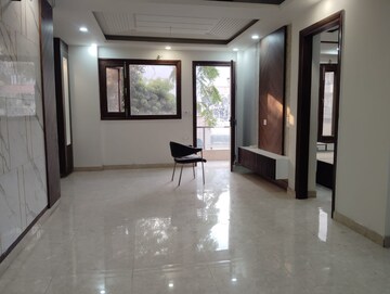 Room in 2.5 BHK Apartment at Paschim Vihar – for Rent