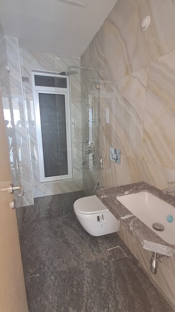 Furnished Amenities in 2.5 BHK Apartment at Marathon Monte South, Byculla West – for Rent