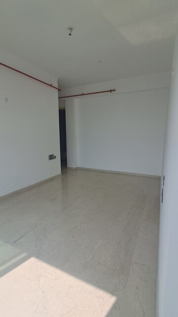 Room in 2.5 BHK Apartment at Marathon Monte South, Byculla West – for Rent