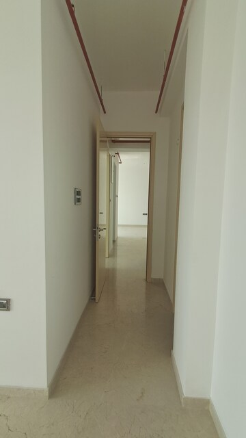 Furnished Amenities in 2.5 BHK Apartment at Marathon Monte South, Byculla West – for Rent