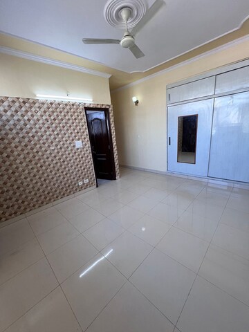 Room in 3 BHK Builder Floor at US Pine Homes, Dhakoli Village – for Rent