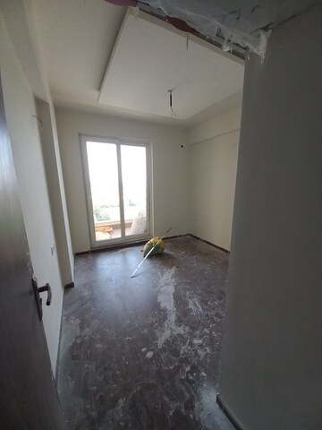 Furnished Amenities in 2 BHK Apartment at BPTP Discovery Park, Sector 80 – for Rent