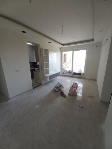 Furnished Amenities in 2 BHK Apartment at BPTP Discovery Park, Sector 80 – for Rent