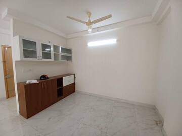 Room in 2.5 BHK Apartment at Mantri Webcity, Hennur – for Rent