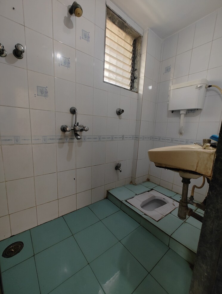 Bathroom, seawoods 2 Bedroom 900 Sq.Ft. Apartment In Seawoods Navi Mumbai 8195039