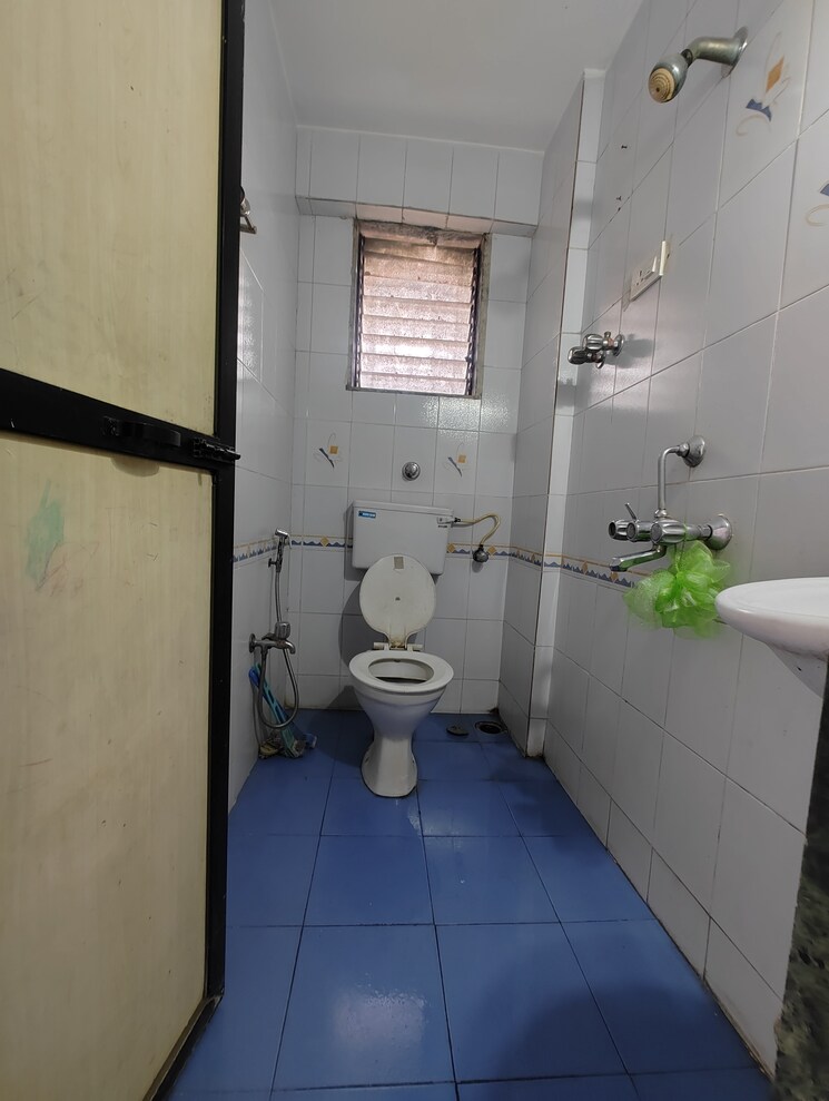 Bathroom, seawoods 2 Bedroom 900 Sq.Ft. Apartment In Seawoods Navi Mumbai 8195039