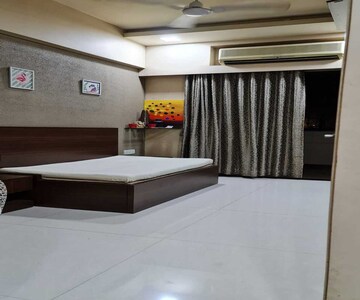 Bedroom in 2 BHK Apartment at Dadar East – for Rent