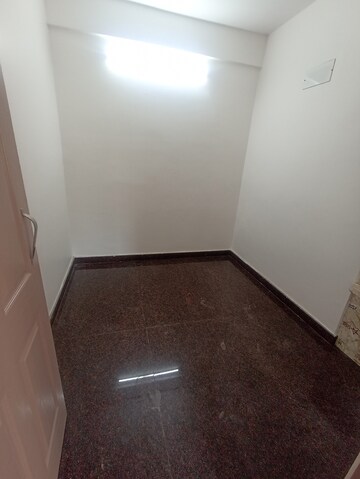 Room in 2 BHK Builder Floor at Hsr Layout – for Rent