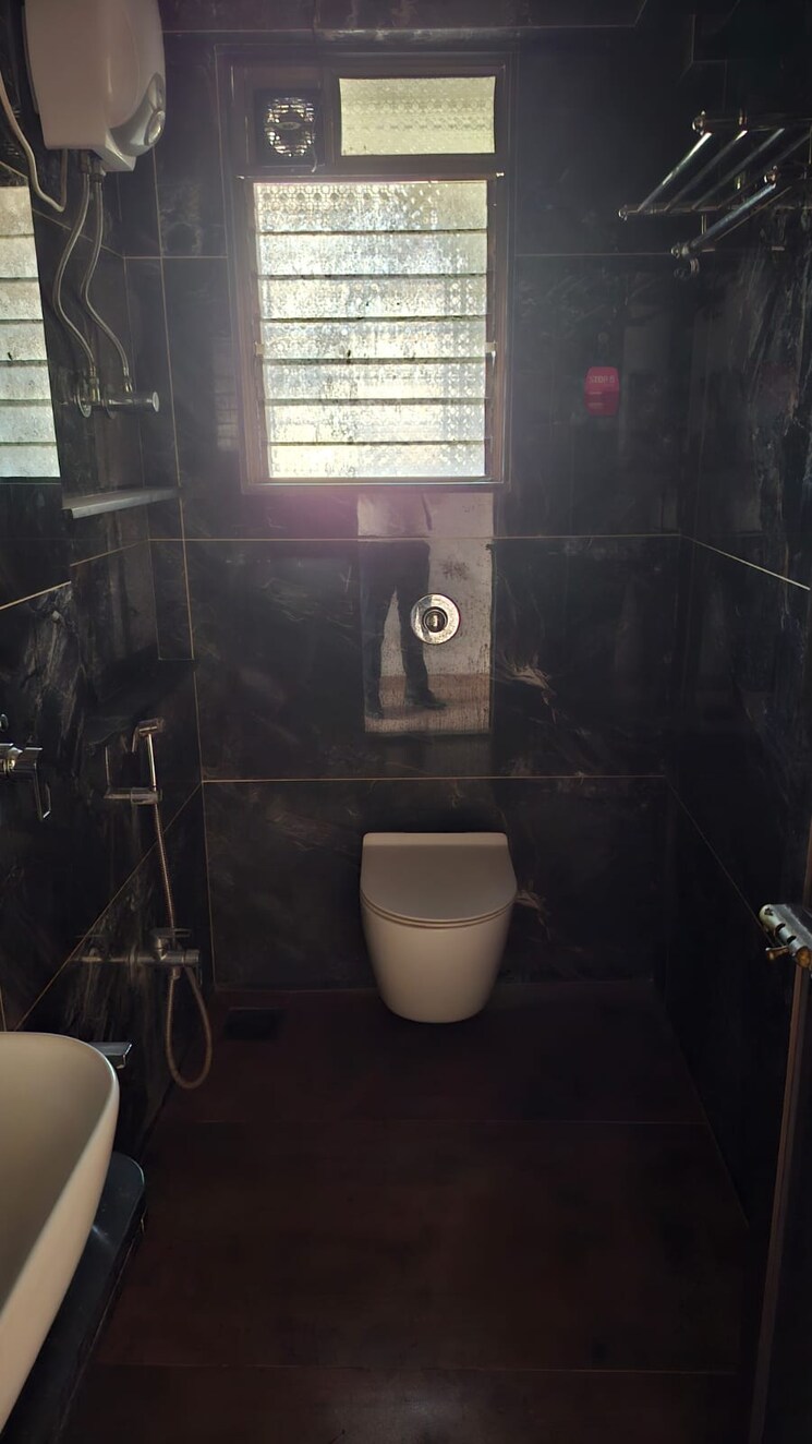 Bathroom, kandivali west 2 Bedroom 881 Sq.Ft. Apartment In Kandivali West Mumbai 8195184