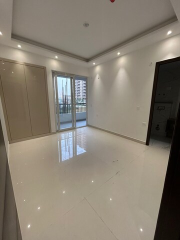 Room in 3.5 BHK Apartment at Alpine AIGIN Royal, Sector 1 Greater Noida – for Sale