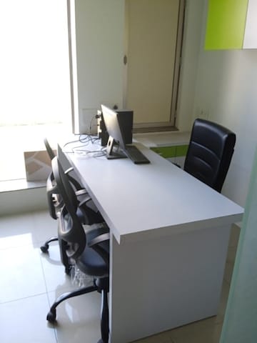 Commercial Office Space 550 Sq.Ft. For Rent in Prahlad Nagar Ahmedabad  8195226