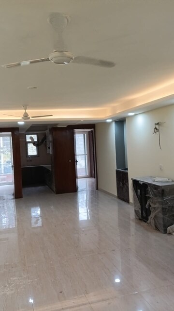 Room in 3 BHK Builder Floor at Sector 45 – for Sale