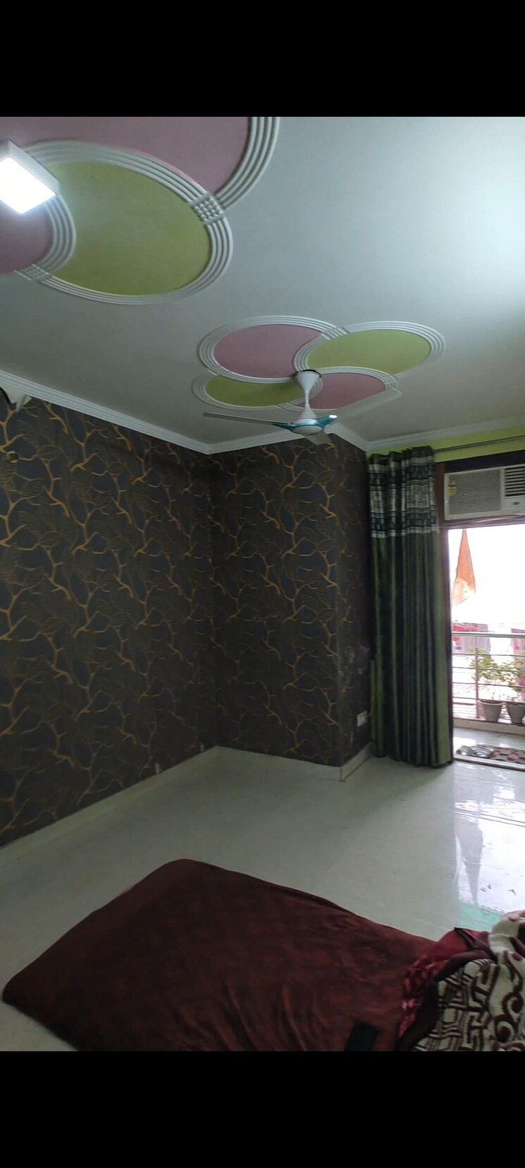 Room, burari 2.5 Bedroom 75 Sq.Yd. Apartment In Burari Delhi 8195305