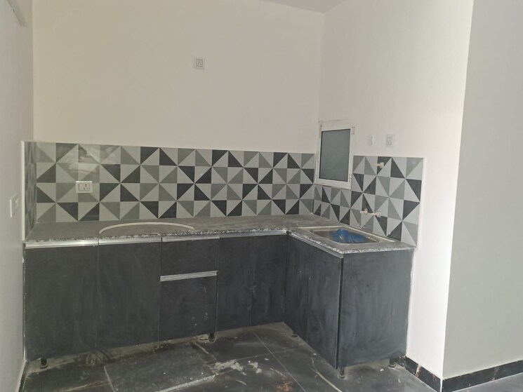 Kitchen, sector 73 1 Bedroom 650 Sq.Ft. Builder Floor In Sector 73 Noida 8195300