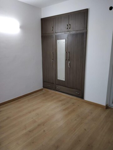 Room in 3 BHK Apartment at Puri Emerald Bay, Sector 104 – for Sale