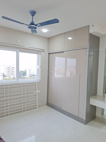 Room in 3 BHK Apartment at INDIS Viva City, Kondapur – for Rent