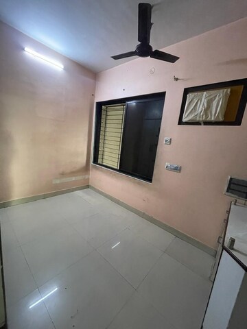 Room in 2.5 BHK Apartment at Awesome Heights, Andheri East – for Rent