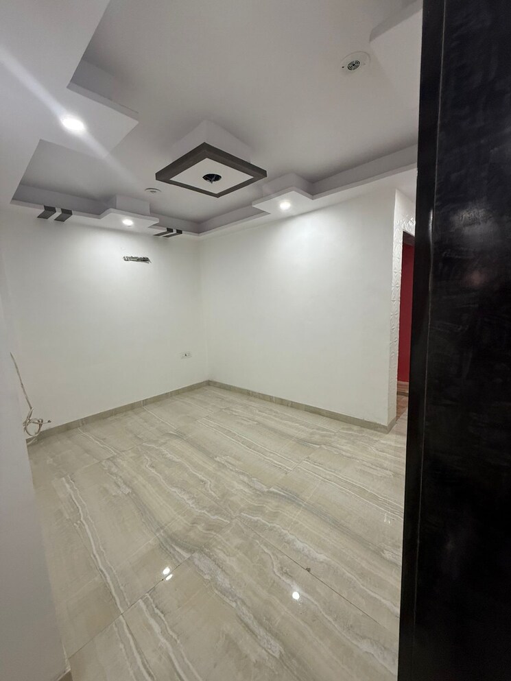 Bathroom, ramesh nagar 2 Bedroom 100 Sq.Yd. Builder Floor In Ramesh Nagar Delhi 8195420