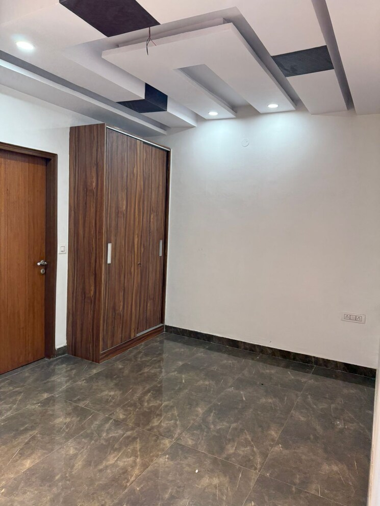 Room, ramesh nagar 2 Bedroom 100 Sq.Yd. Builder Floor In Ramesh Nagar Delhi 8195420