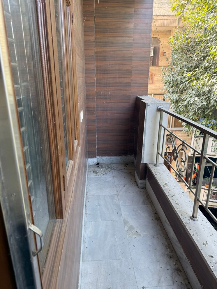 Balcony, ramesh nagar 2 Bedroom 100 Sq.Yd. Builder Floor In Ramesh Nagar Delhi 8195420