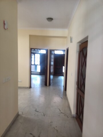 Room in 3 BHK Apartment at Greater Kailash ii – for Rent