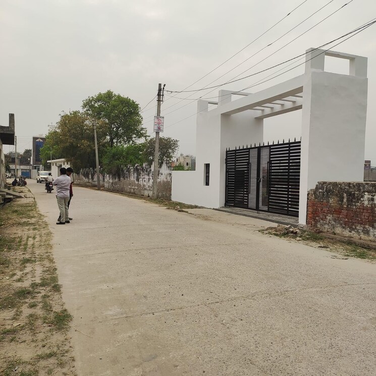  Parking, dhoom manikpur  900 Sq.Yd. Plot In Dhoom Manikpur Greater Noida 8195458