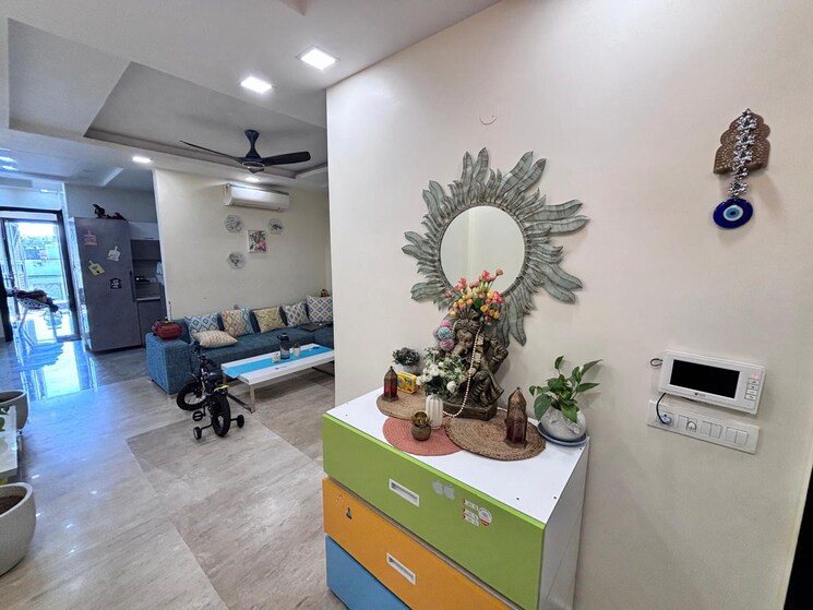 Living Room, ramesh nagar 2 Bedroom 100 Sq.Yd. Builder Floor In Ramesh Nagar Delhi 8195434