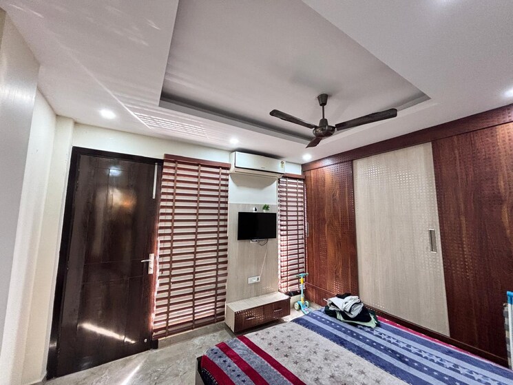 Bedroom, ramesh nagar 2 Bedroom 100 Sq.Yd. Builder Floor In Ramesh Nagar Delhi 8195434