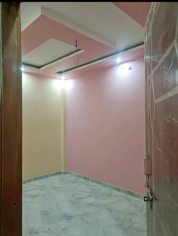 Room in 2 BHK Independent House at Jankipuram – for Rent