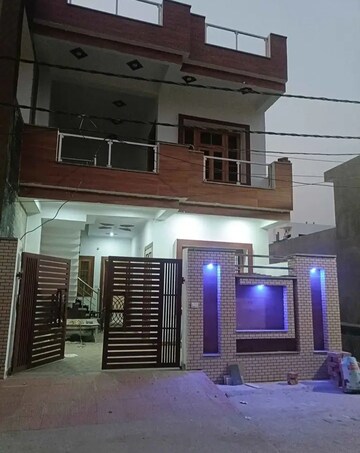 Living Room in 2 BHK Independent House at Jankipuram – for Rent