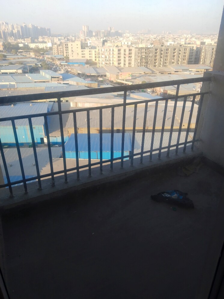 Balcony, amrapali-golf-homes 2.5 Bedroom 995 Sq.Ft. Apartment In Sector 4, Greater Noida Greater Noida 8195484