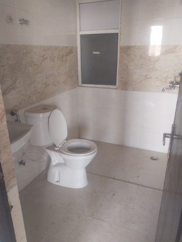 Bathroom in 2.5 BHK Apartment at Amrapali Golf Homes, Sector 4, Greater Noida – for Sale
