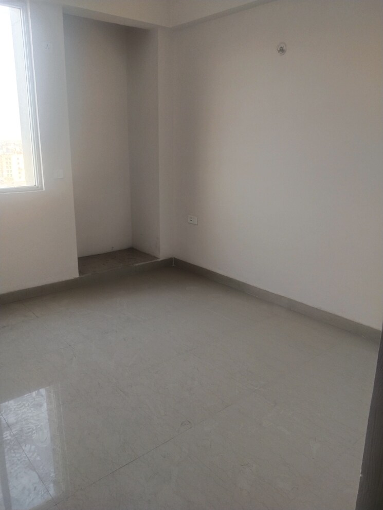 Room, amrapali-golf-homes 2.5 Bedroom 995 Sq.Ft. Apartment In Sector 4, Greater Noida Greater Noida 8195484