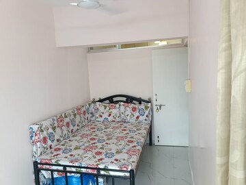 Bedroom in 1.5 BHK Apartment at Zainab Tower, Madanpura – for Sale