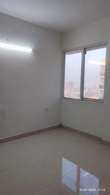 2 BHK Apartment For Rent in Signature Global Proxima, Sector 89
