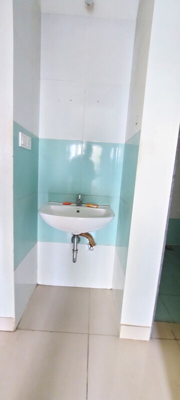 Room in 2.5 BHK Apartment at Nanded Lalit, Sinhagad Road – for Rent